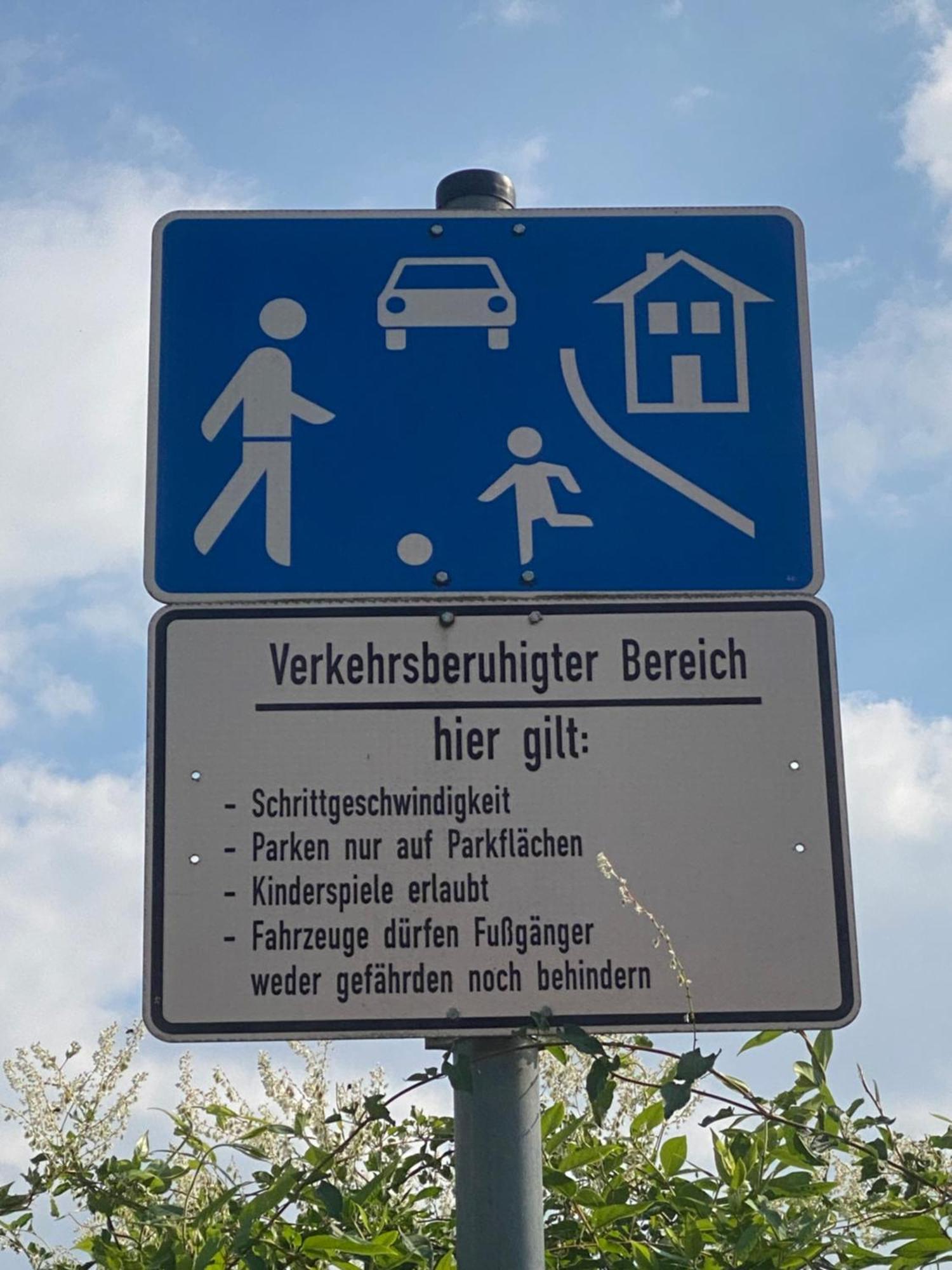 Zimmer Am Bachlauf Гельзенкирхен Экстерьер фото